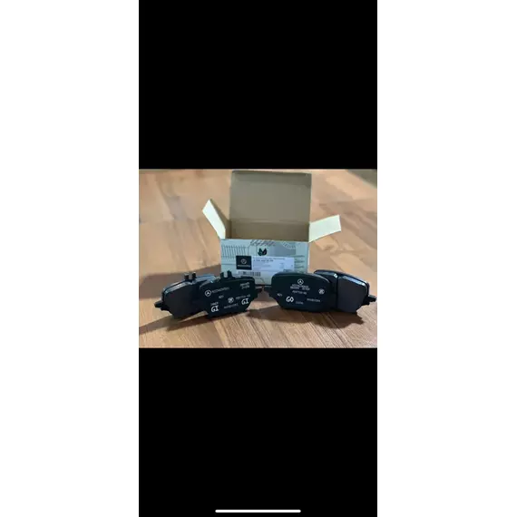 Колодки тормозные Mercedes-Benz A0004209305 Задние